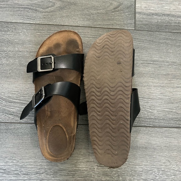 Sandals/flip flops - Picture 3 of 6